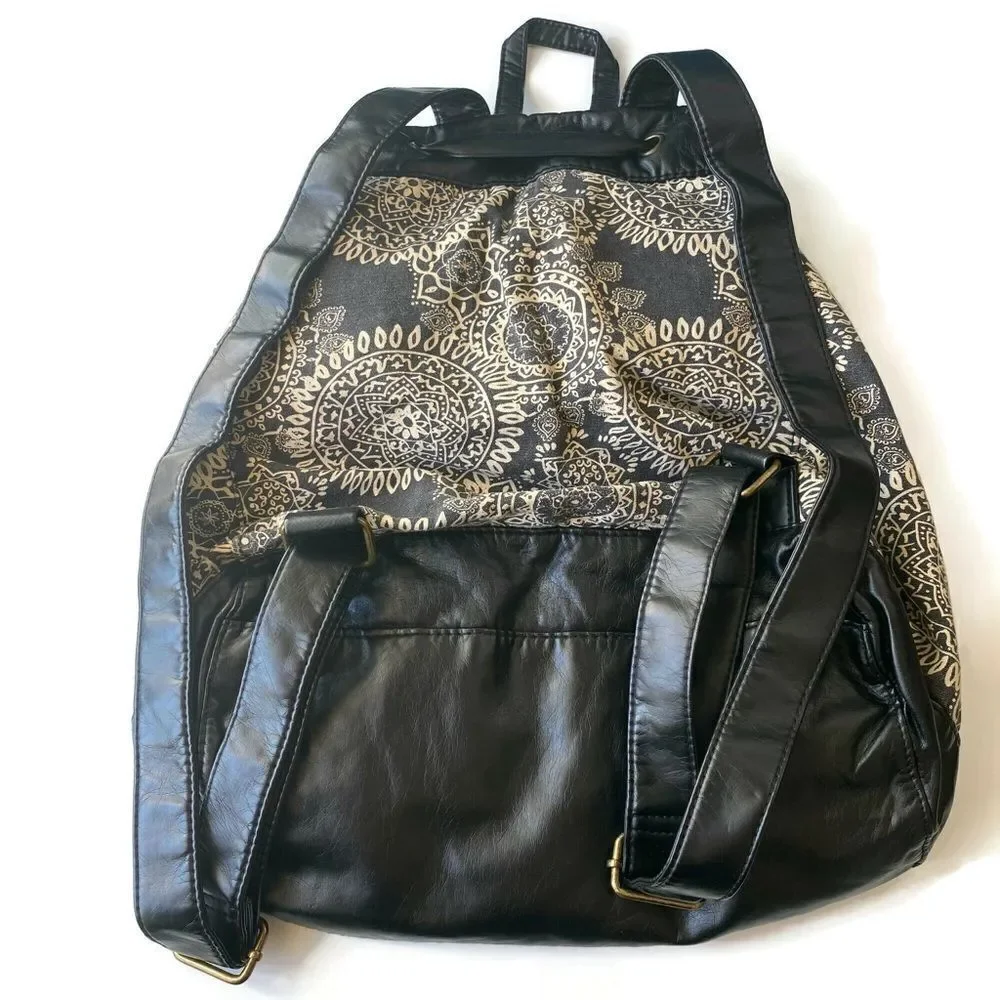 T-Shirt & Jeans Faux Leather/Creme Floral Backpack